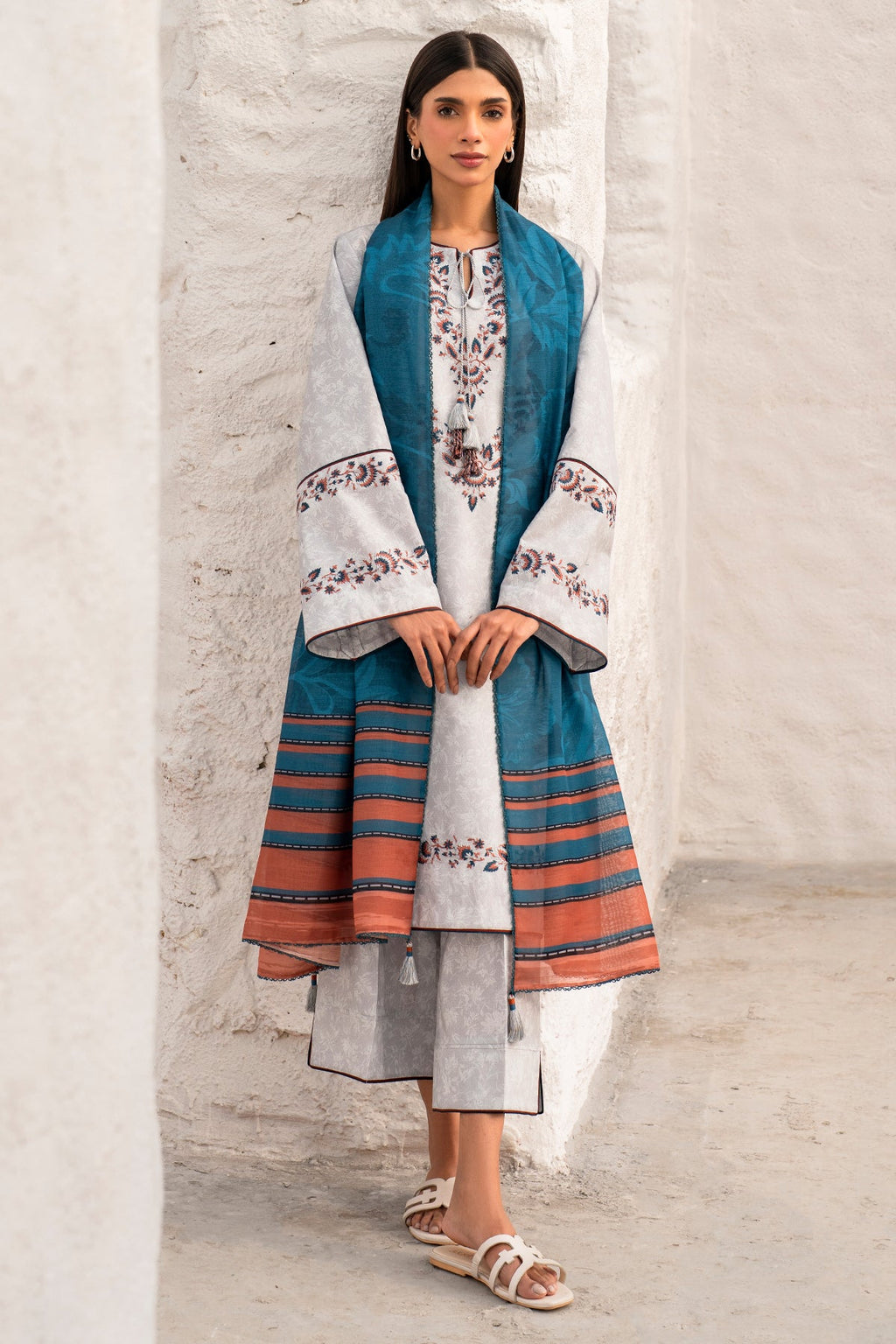 EMBROIDERED LAWN USE-9119
