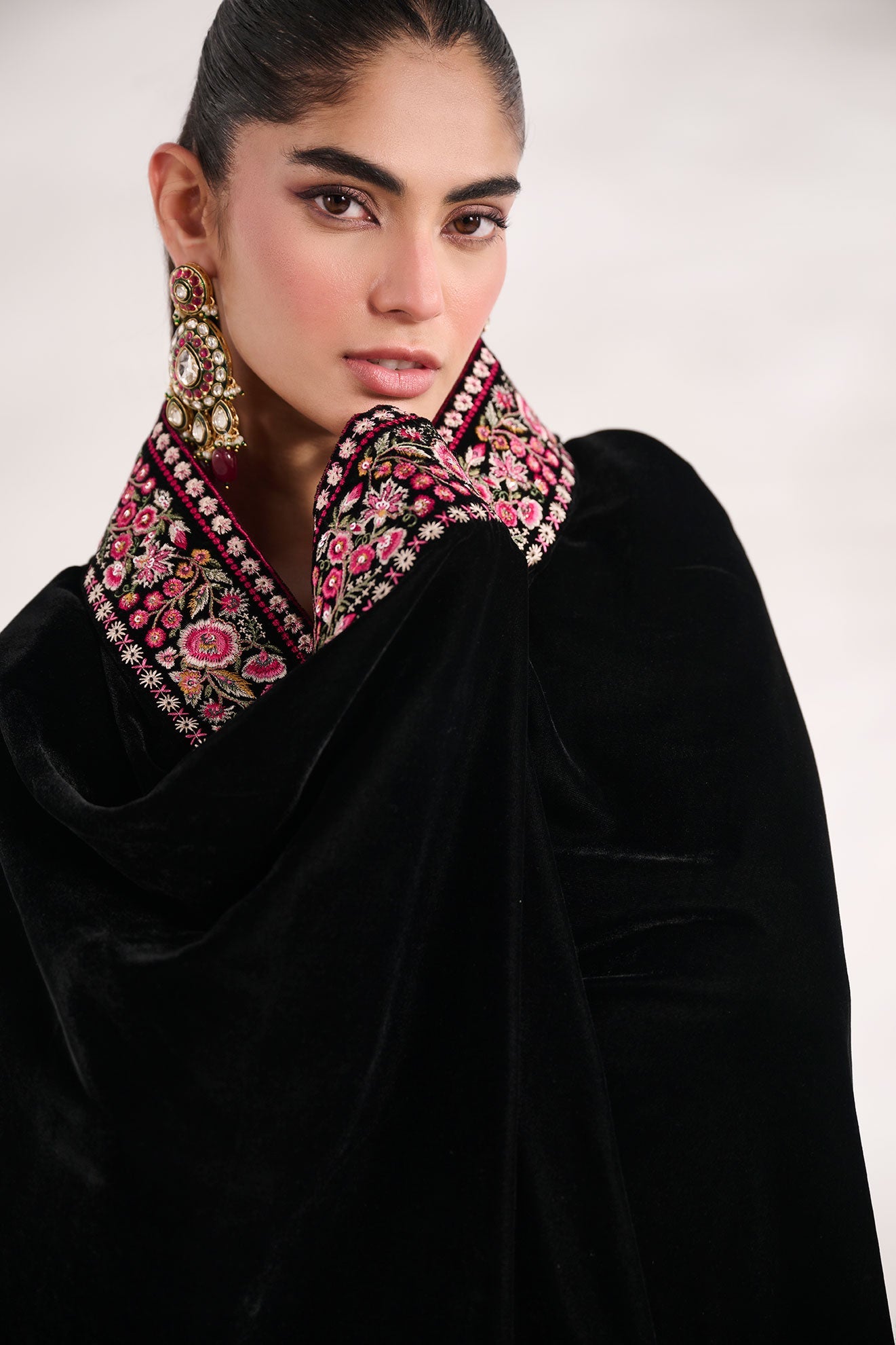 FW24DD-2003  BLACK SHAWL
