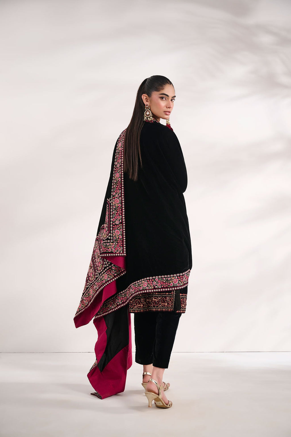 FW24DD-2003  BLACK SHAWL