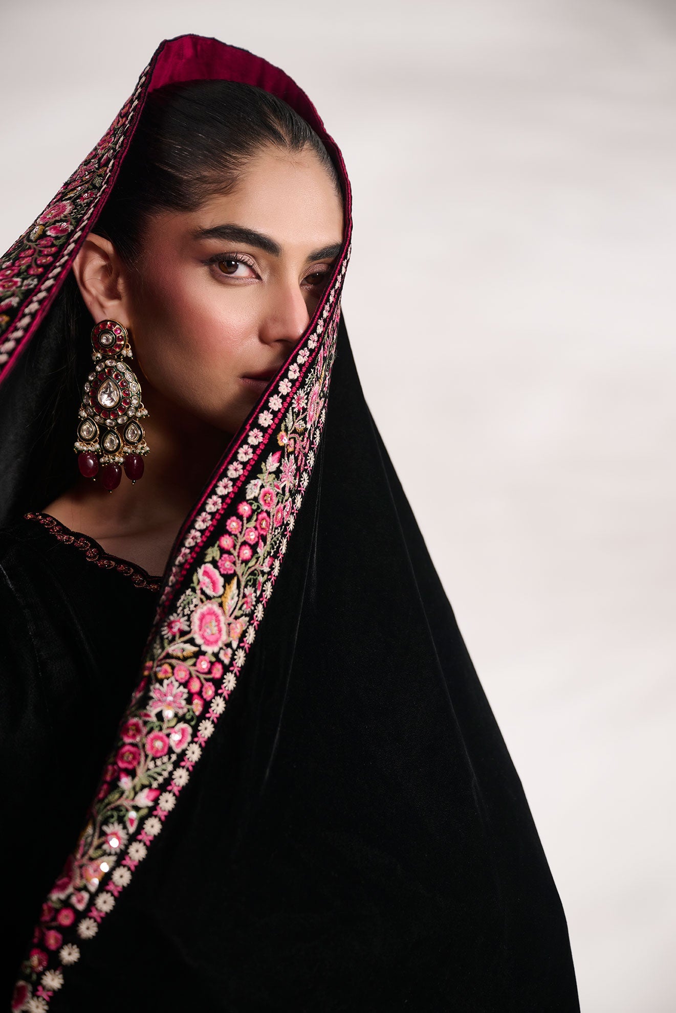 FW24DD-2003  BLACK SHAWL