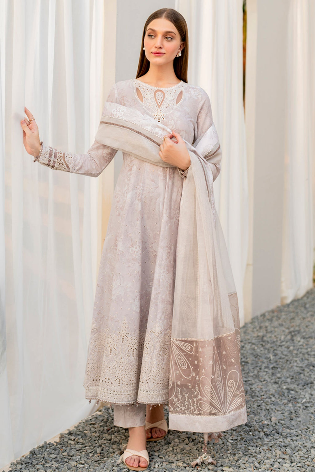 EMBROIDERED LAWN USE-9063