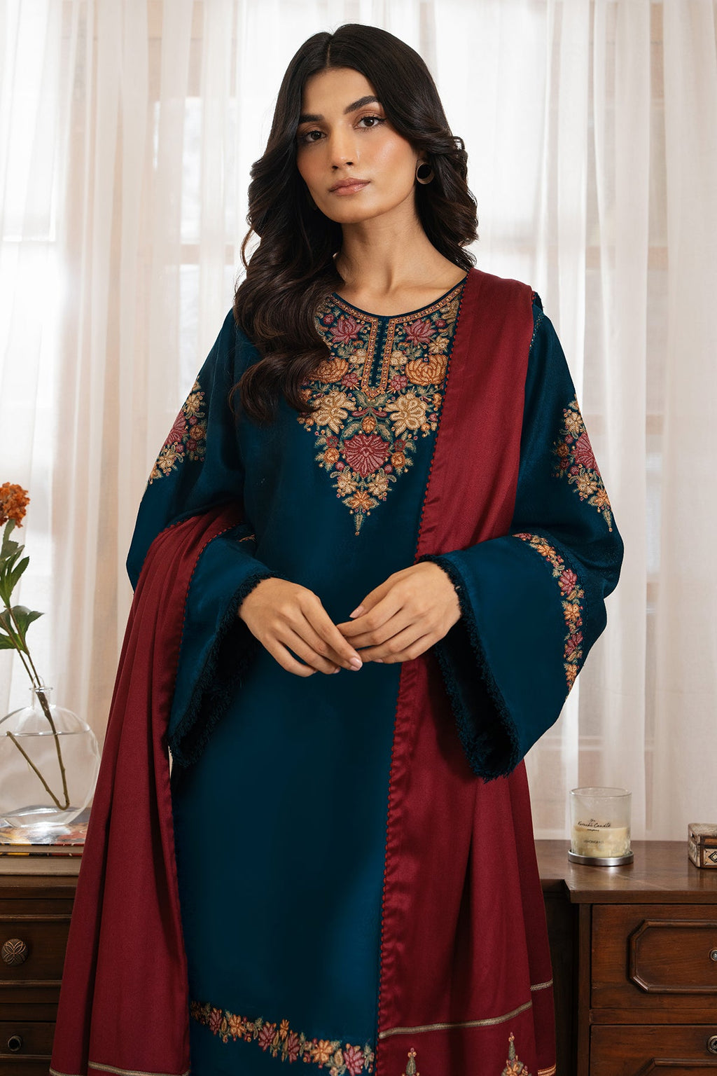 EMBROIDERED LAWN USE-9192
