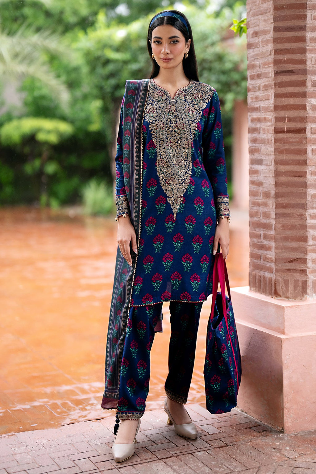 EMBROIDERED VISCOSE UW-0161