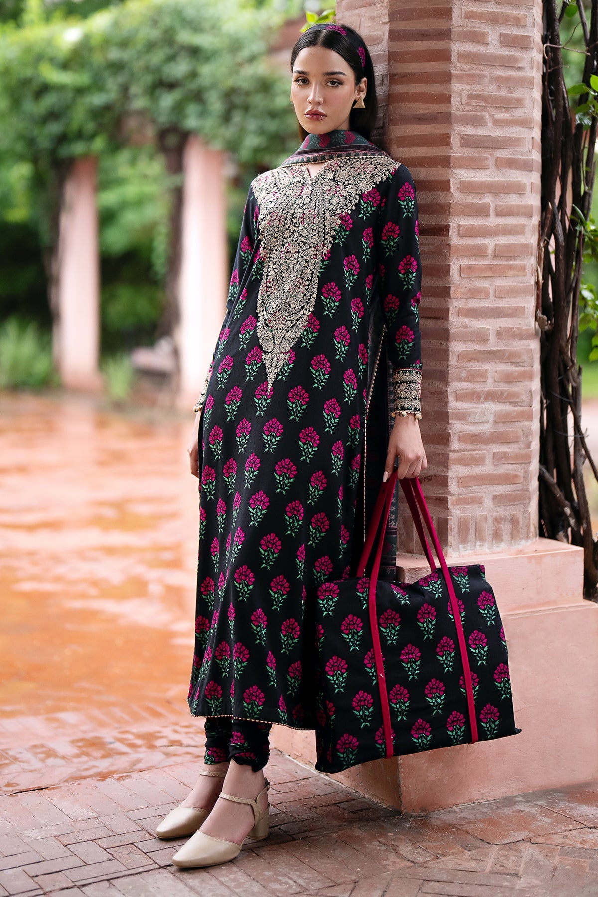 EMBROIDERED VISCOSE UW-0162