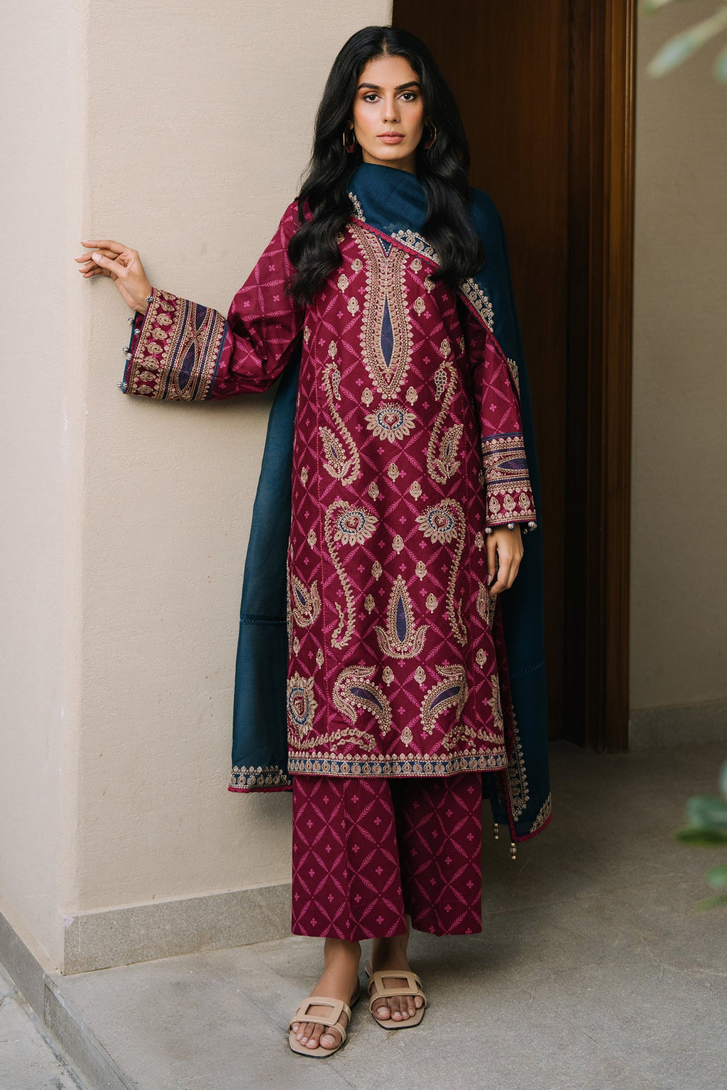 EMBROIDERED LAWN USE-9139