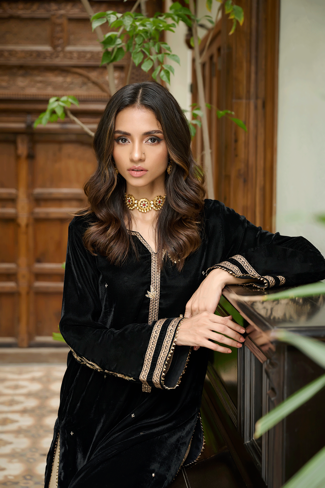 DA-1869 BLACK EMBROIDERED KURTA
