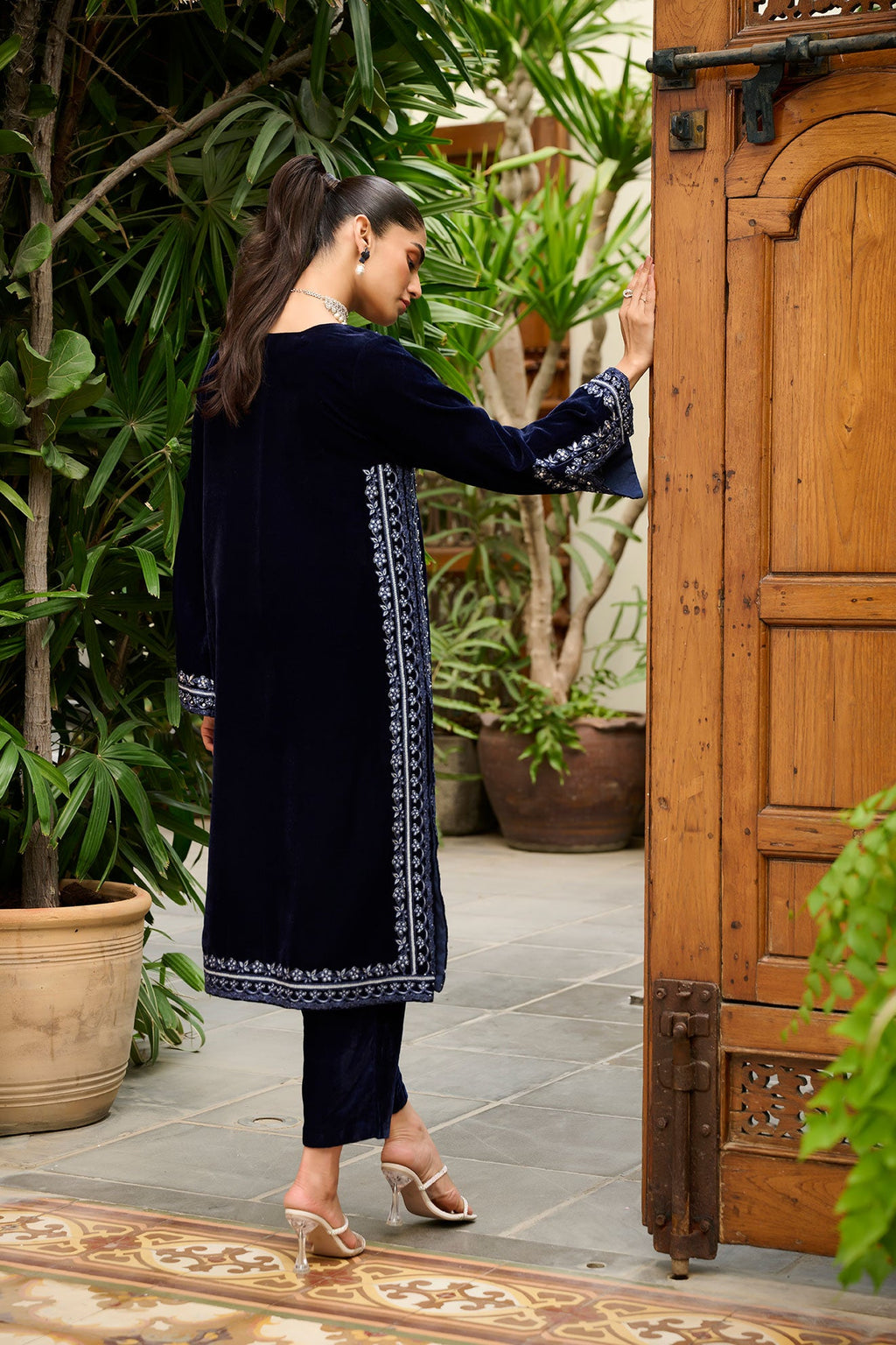 DA-1863 NAVY BLUE EMBROIDERED KURTA
