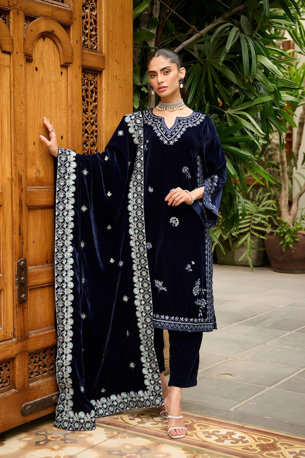DA-1863 NAVY BLUE EMBROIDERED KURTA
