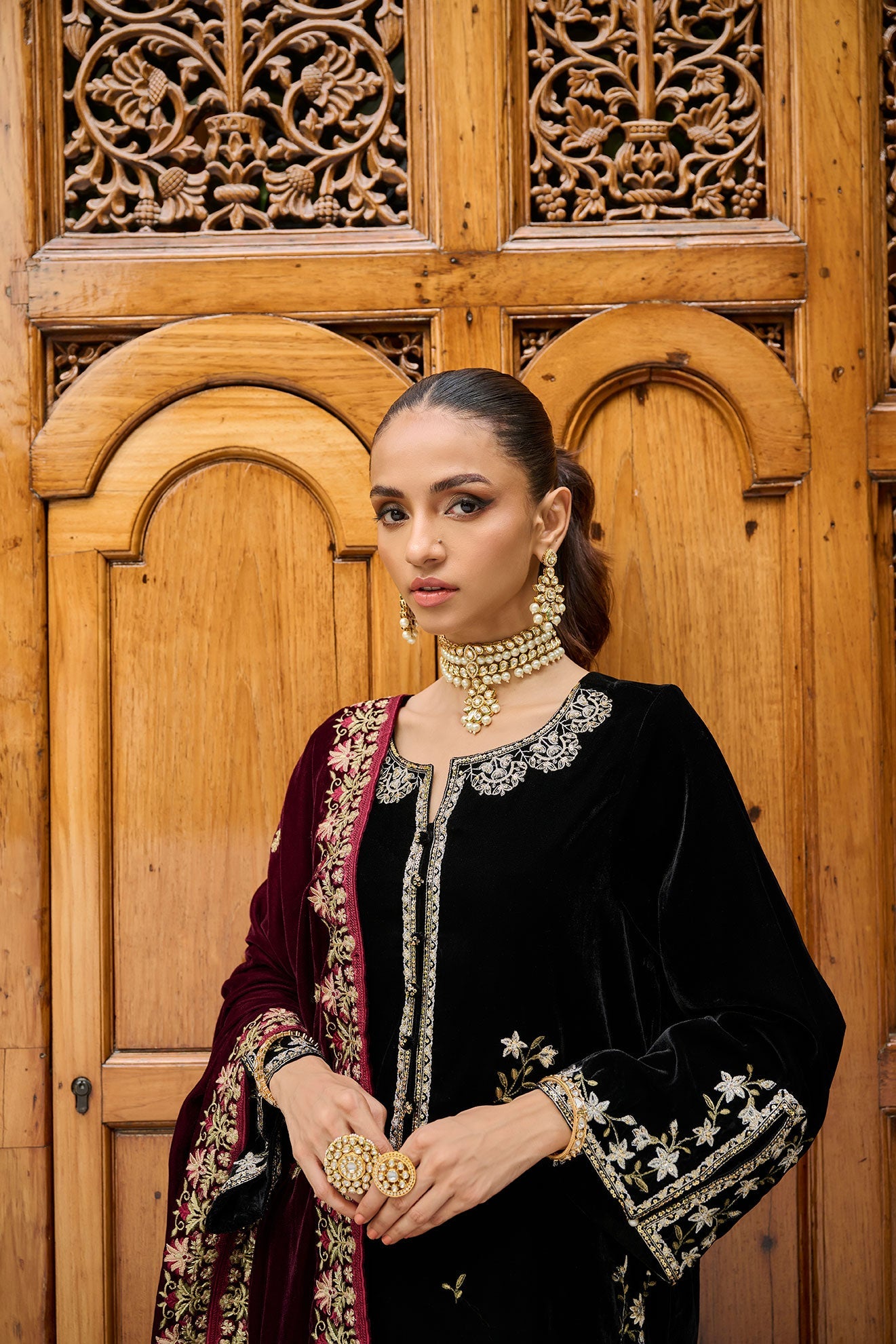 DA-1865 BLACK EMBROIDERED KURTA