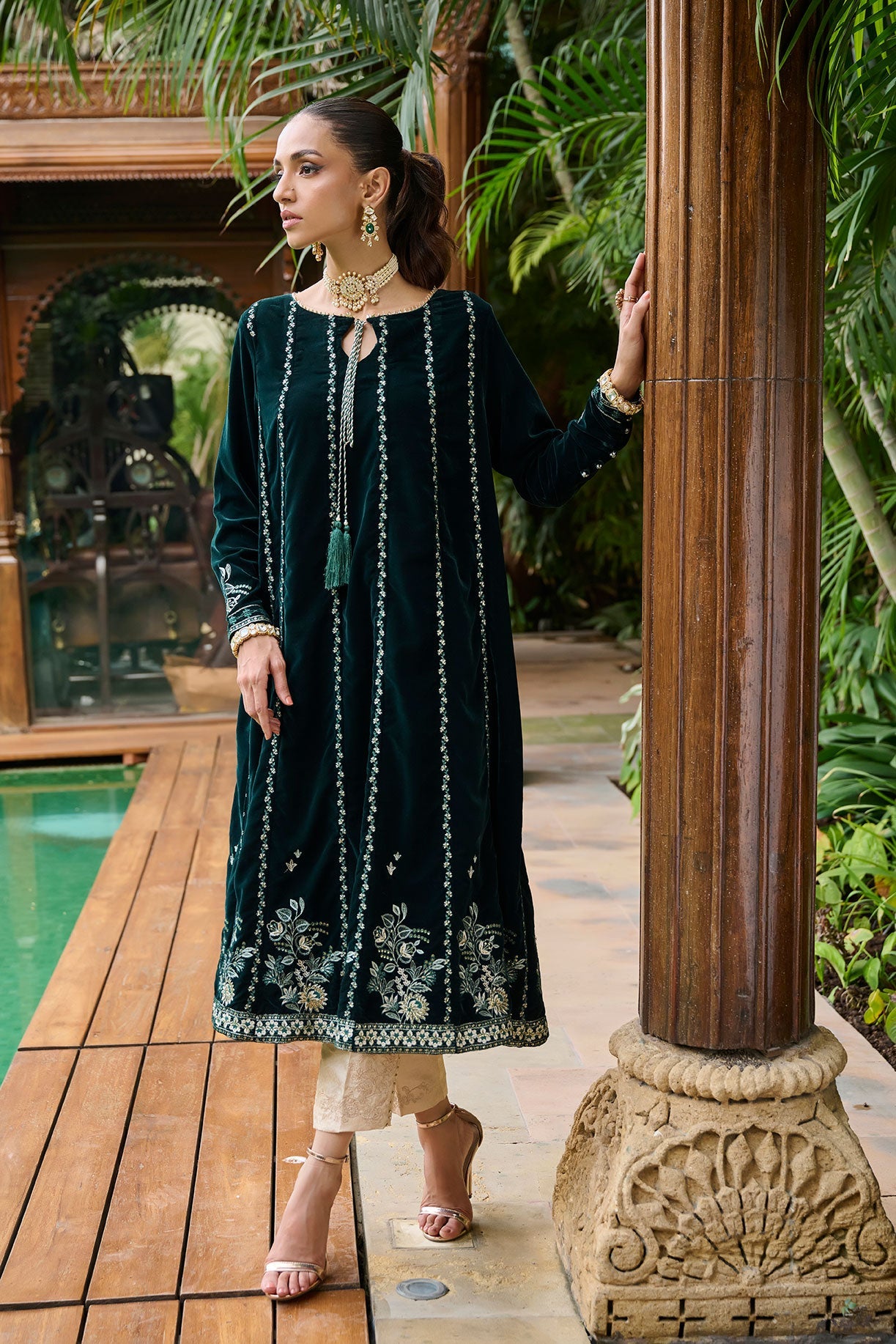 DA-1858 GREEN EMBROIDERED KURTA
