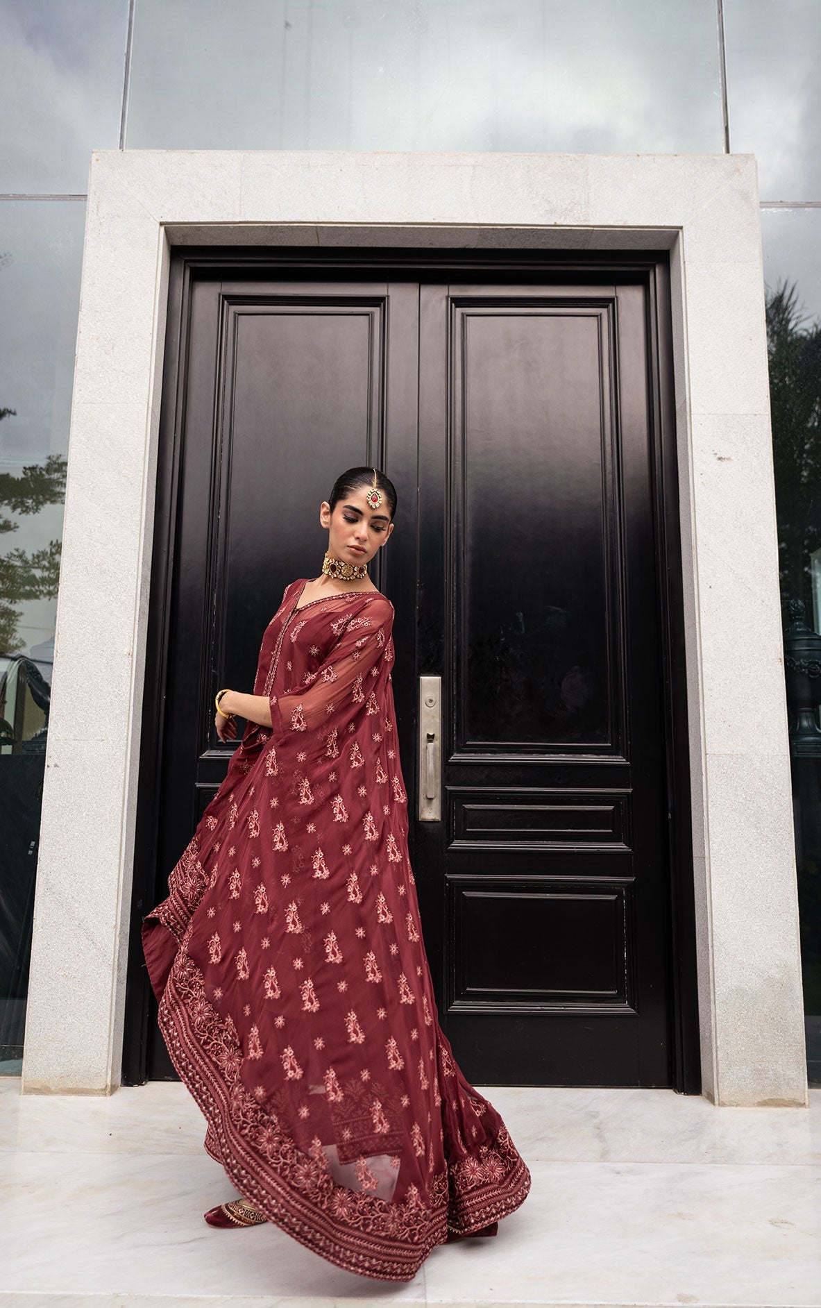 SS24DA-2415   MAROON  2PCS  EMBROIDERED CAPE WITH TROUSER