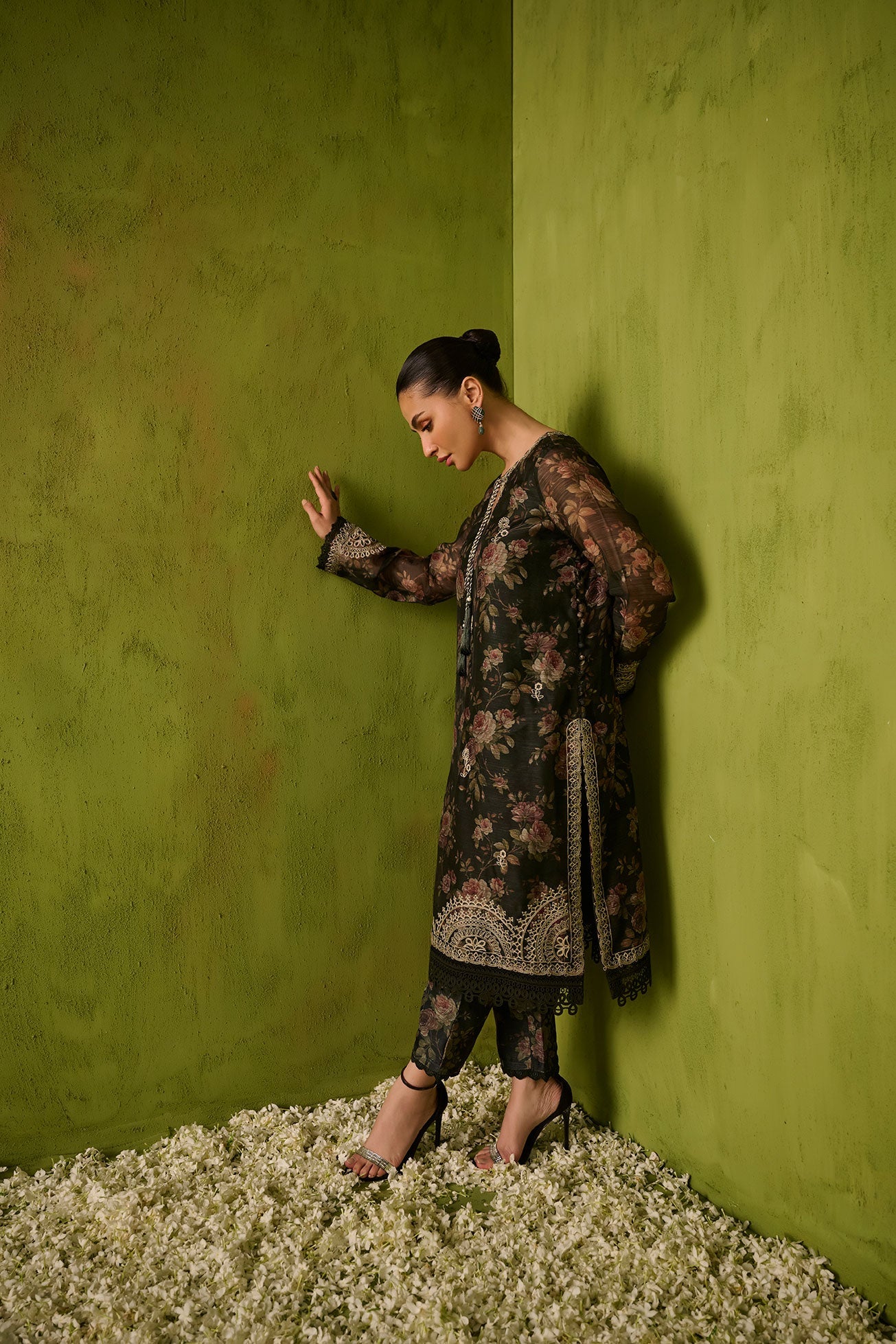 SS24DA-2474   DARK GREEN  2PCS  EMBROIDERED KURTA WITH TROUSER