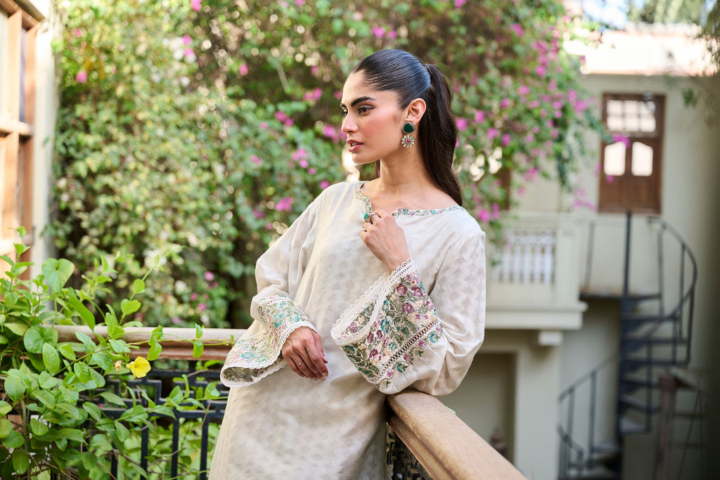 SS24DA-2405 OFF WHITE EMBROIDERED KURTA WITH TROUSER