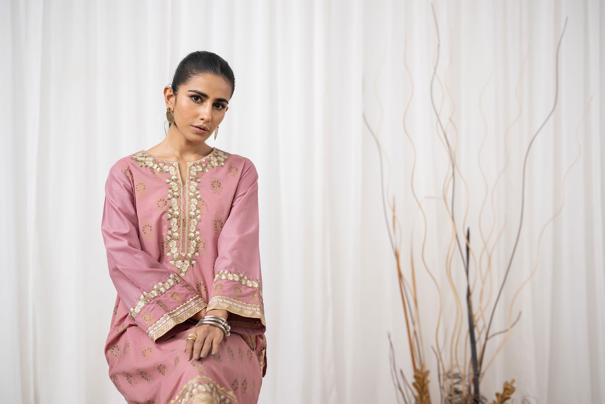 DC-0435 PINK EMBROIDERED KURTA