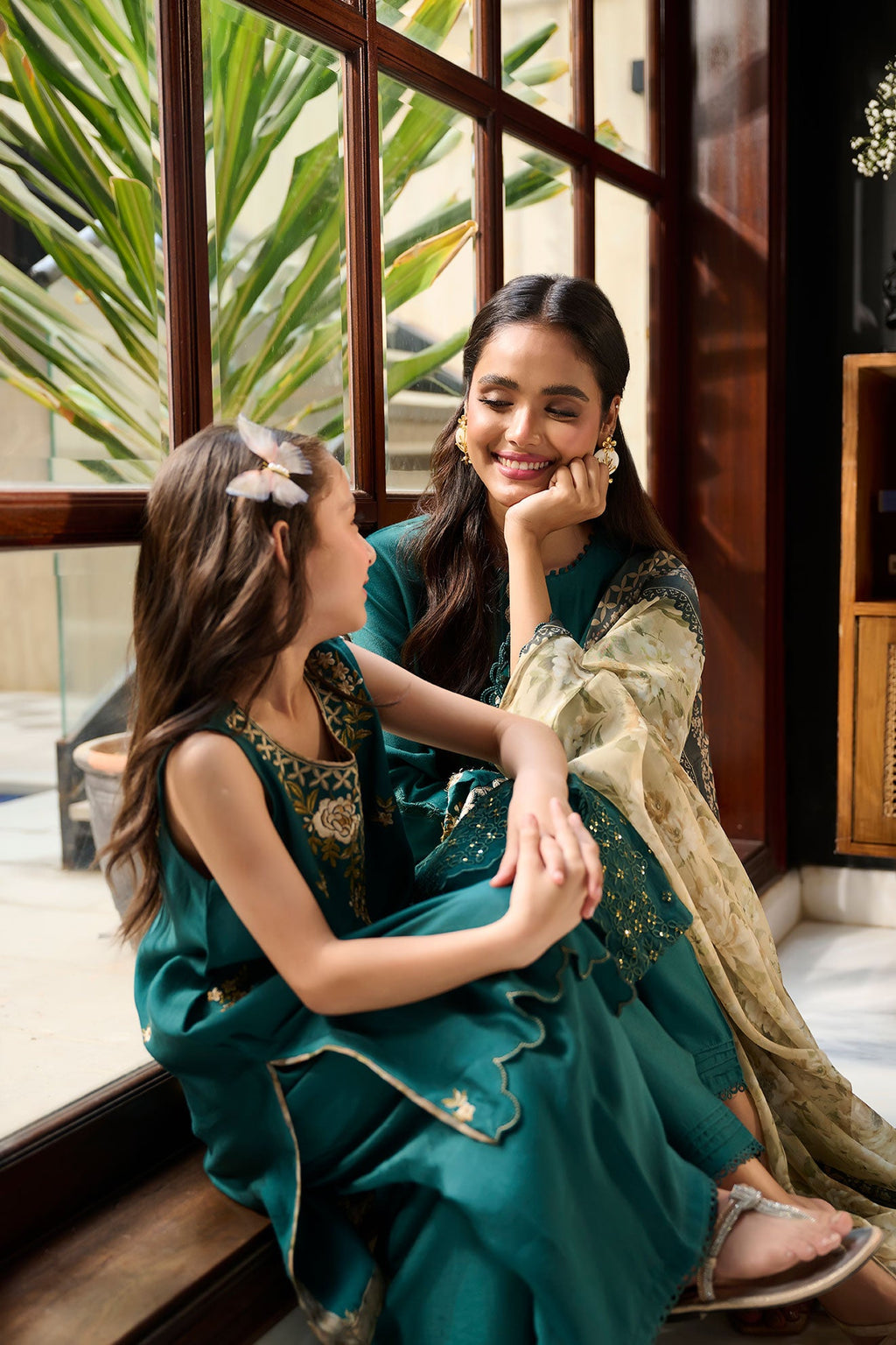 SS24DA-2384 DARK GREEN 2PCS  EMBROIDERED KURTA WITH TROUSER