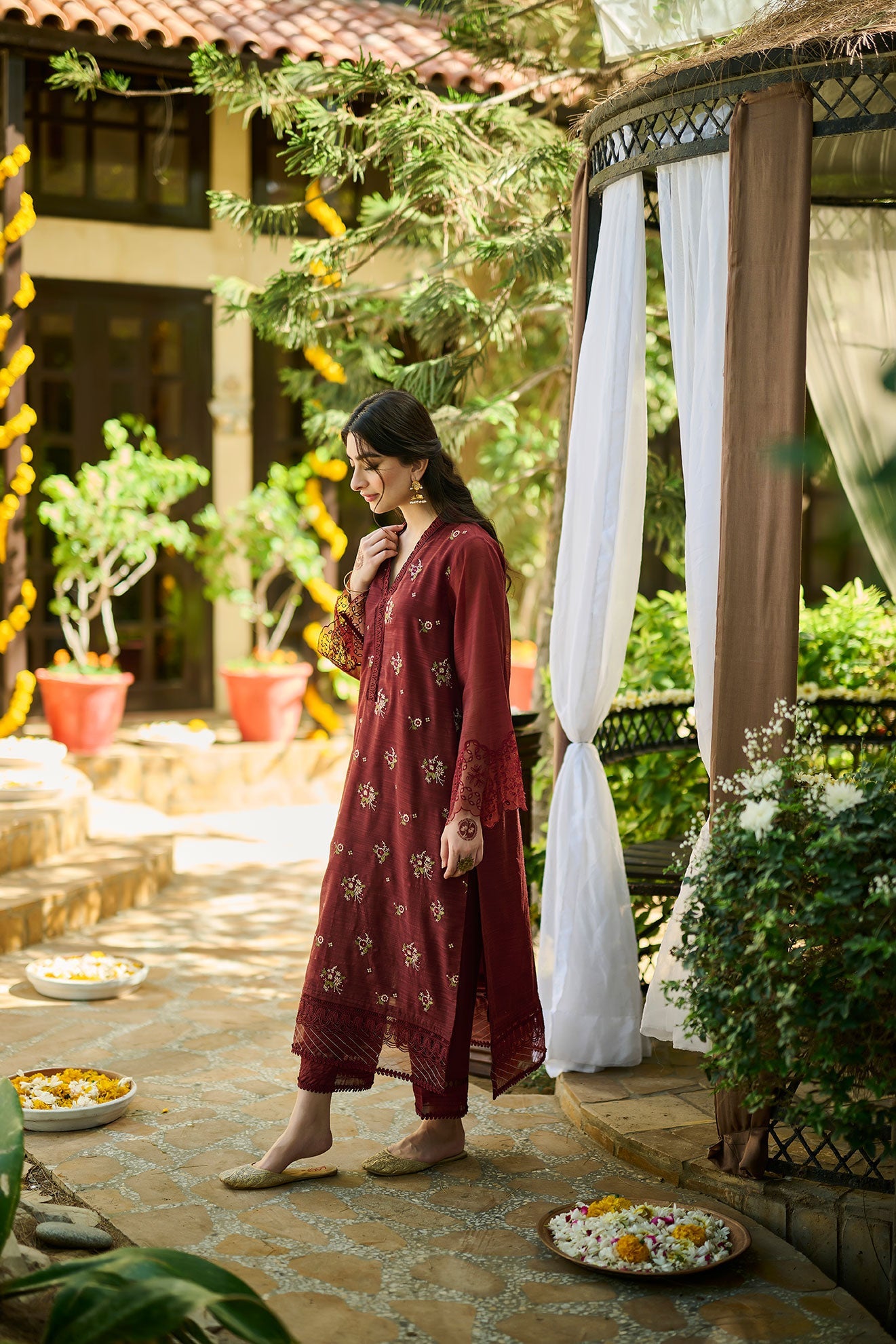 SS24DA-2388   MAROON  2PCS  EMBROIDERED KURTA WITH TROUSER