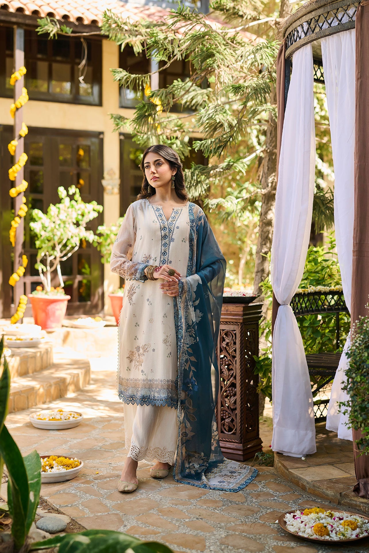 SS24DA-2390   BEIGE  1PCS  EMBROIDERED KURTA