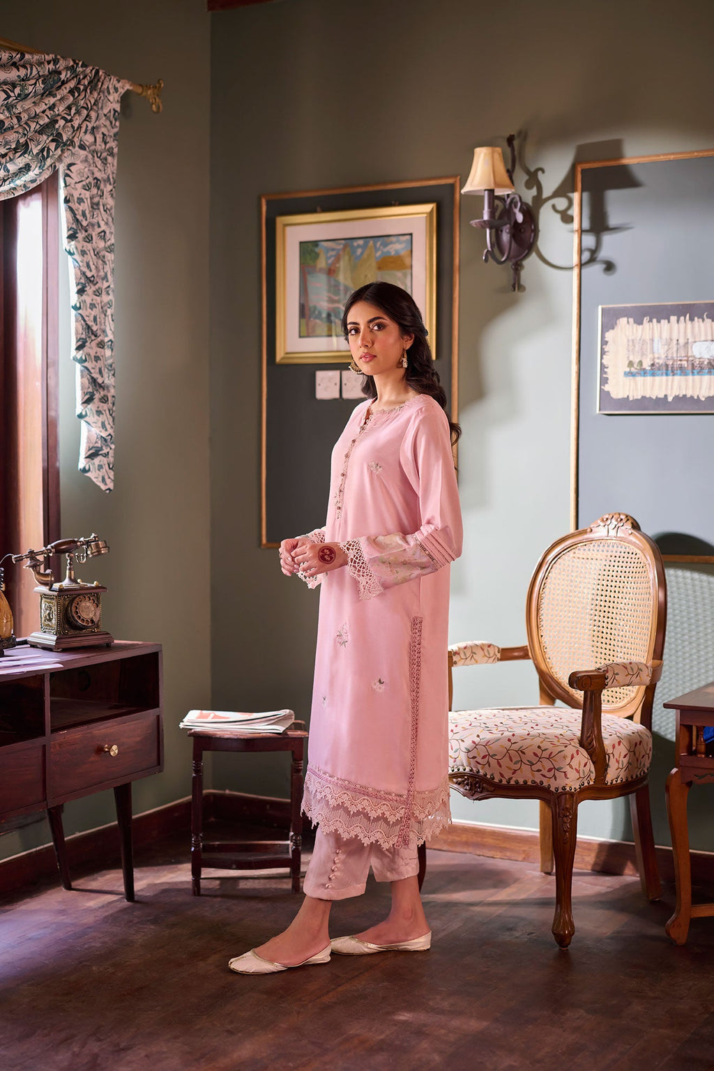 SS24DA-2394   LIGHT PINK  2PCS  EMBROIDERED KURTA WITH TROUSER