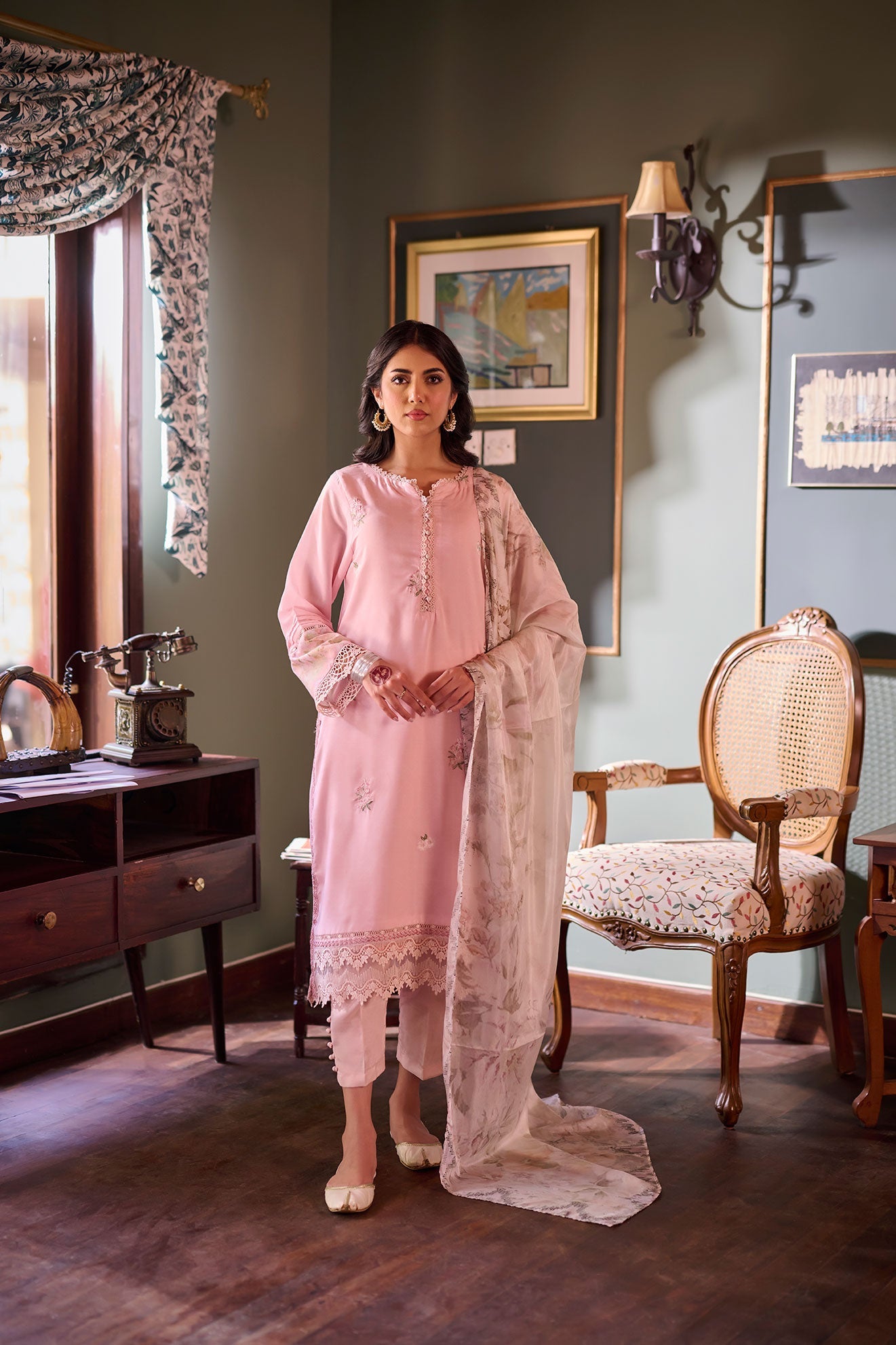 SS24DA-2394   LIGHT PINK  2PCS  EMBROIDERED KURTA WITH TROUSER
