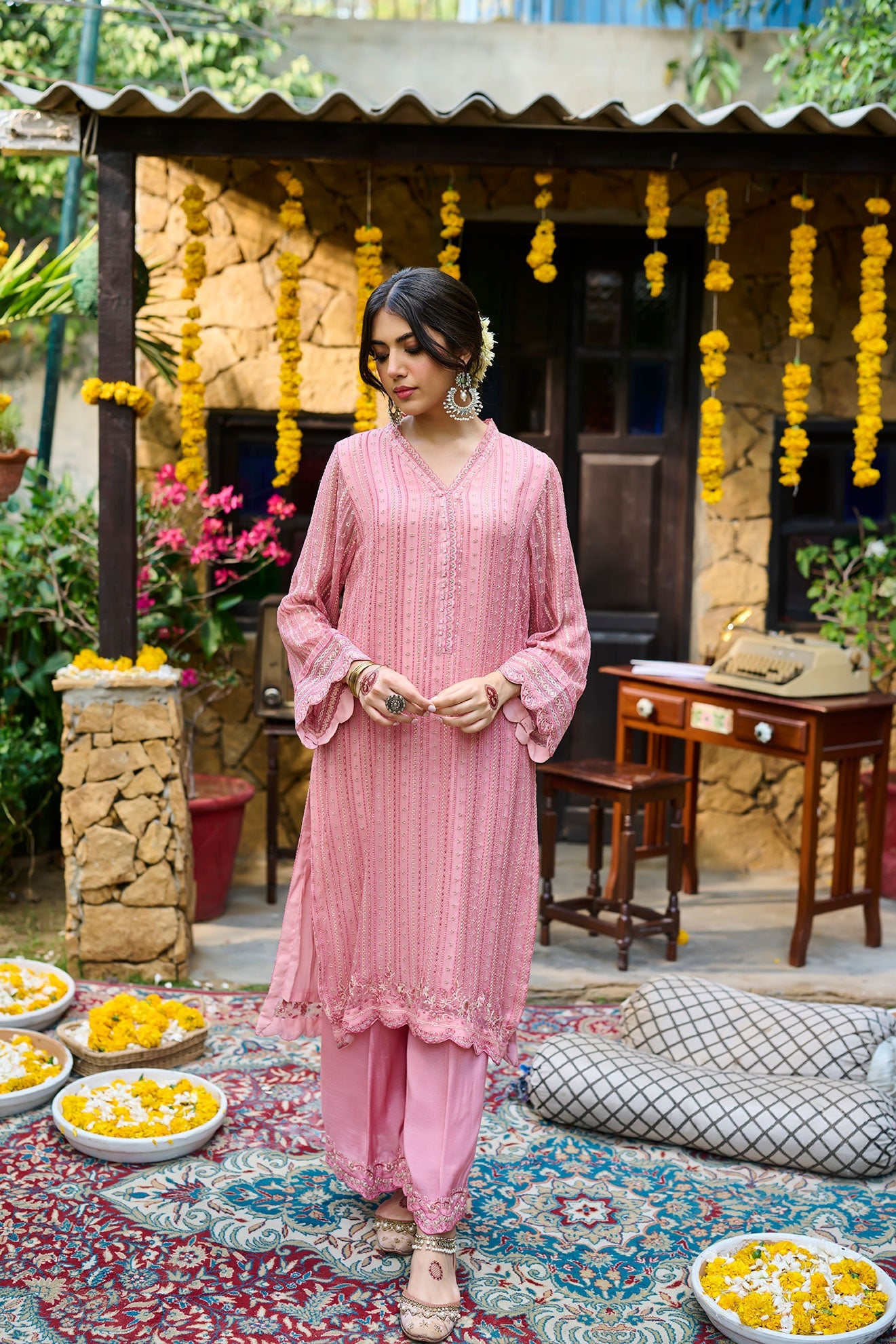 SS24DA-2364   PINK  2PCS  EMBROIDERED KURTA WITH TROUSER