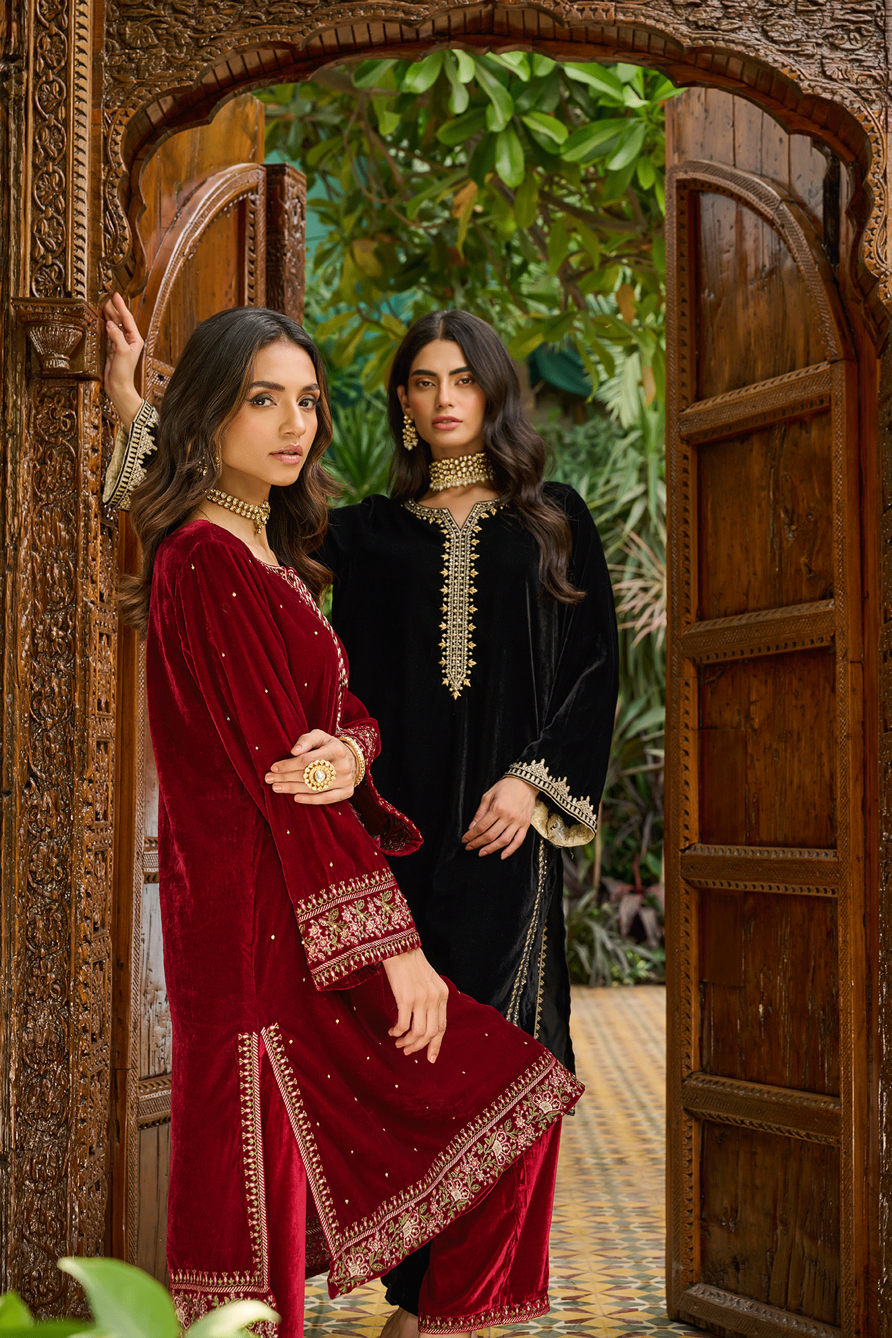 DA-2229 MAROON EMBROIDERED KURTA WITH TROUSER