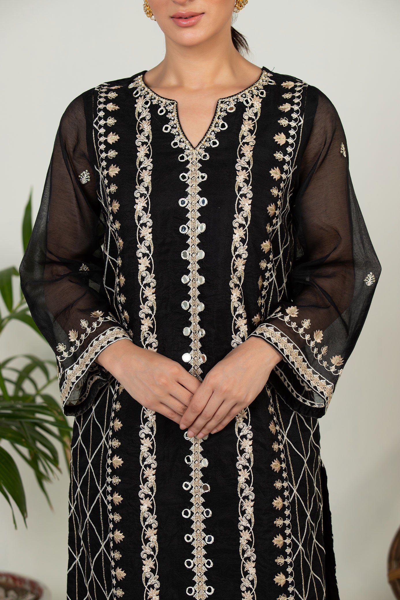 DA-1511 BLACK EMBROIDERED KURTA