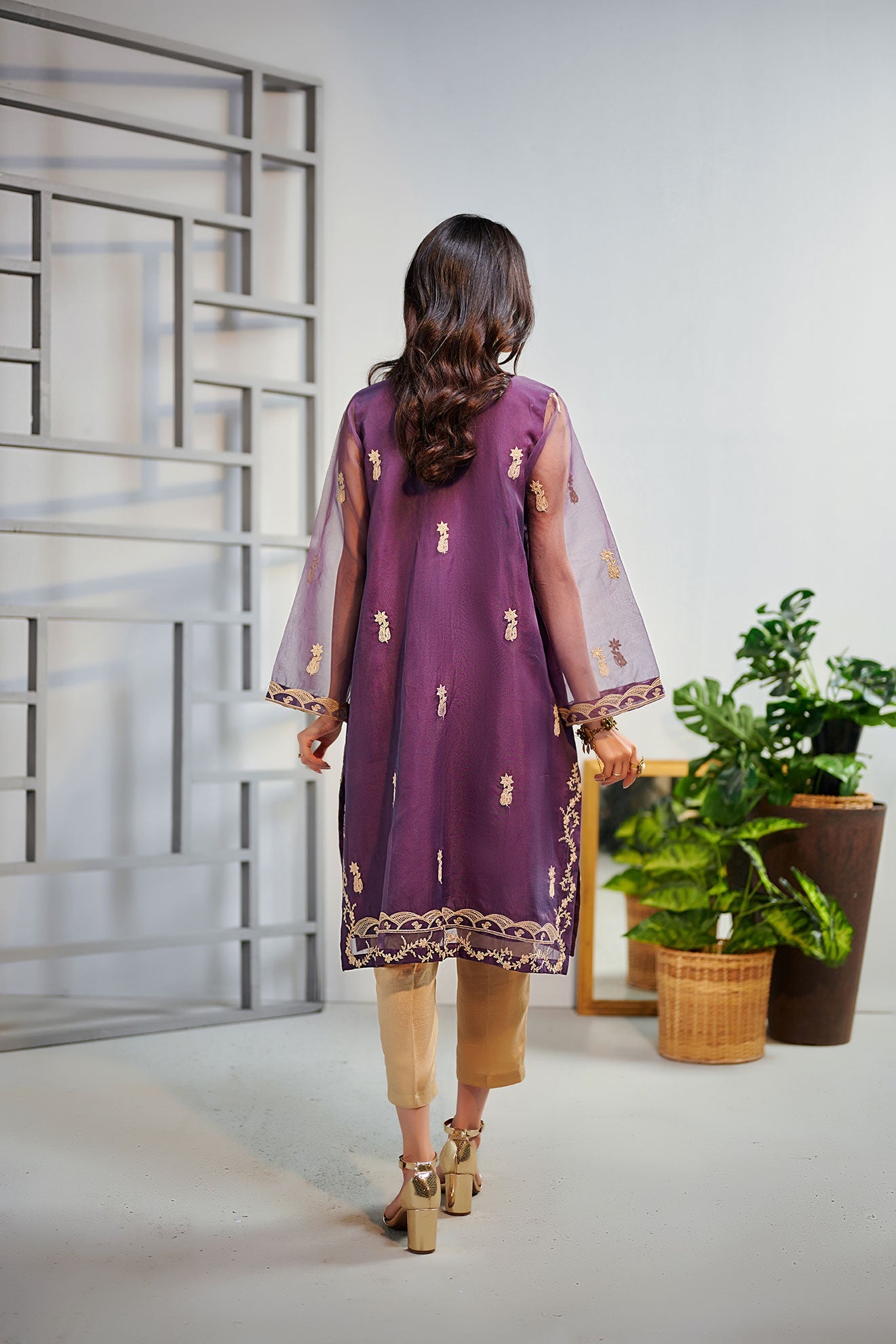 DA-1522 PURPLE EMBROIDERED KURTA