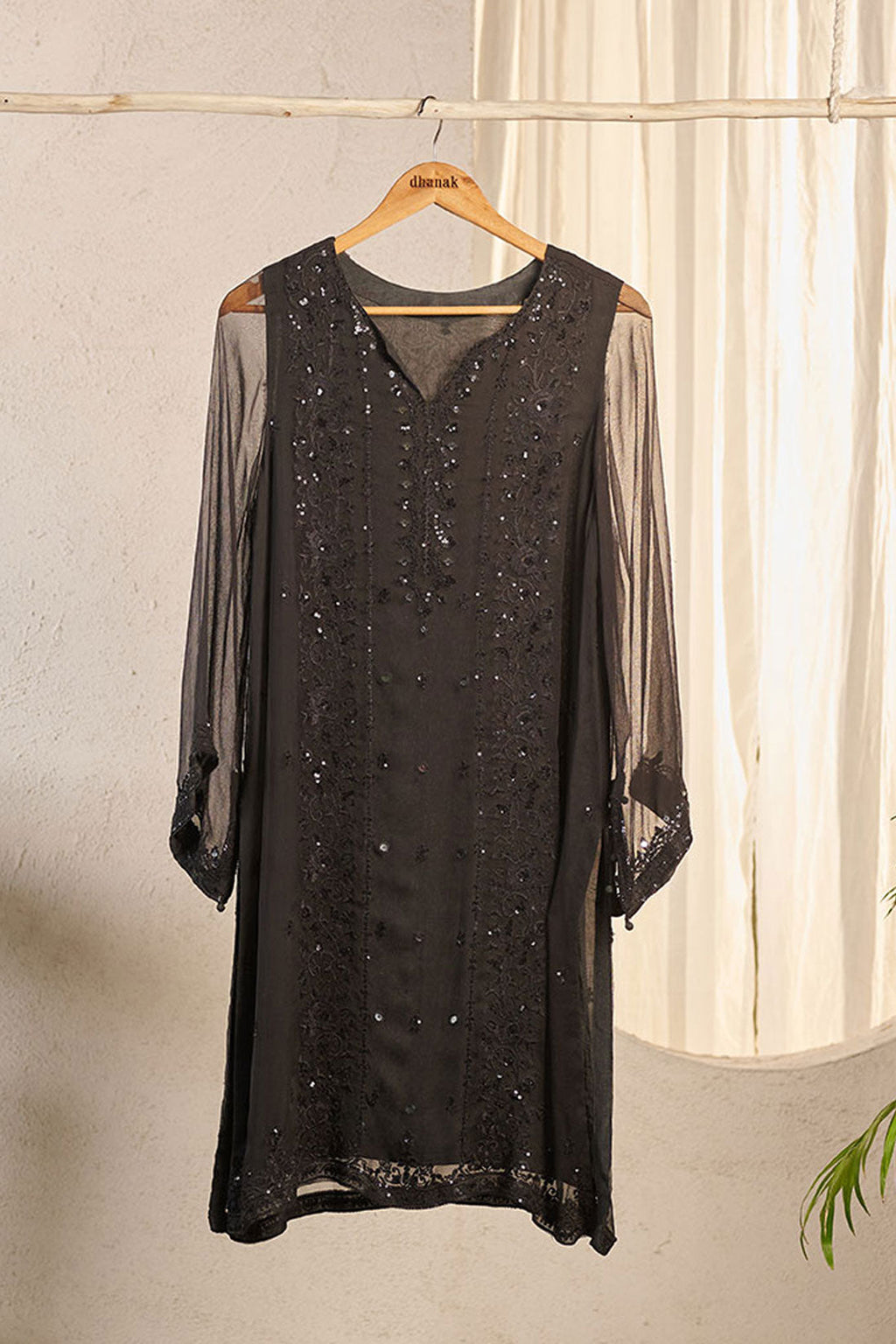 DA-1540 BLACK EMBROIDERED KURTA