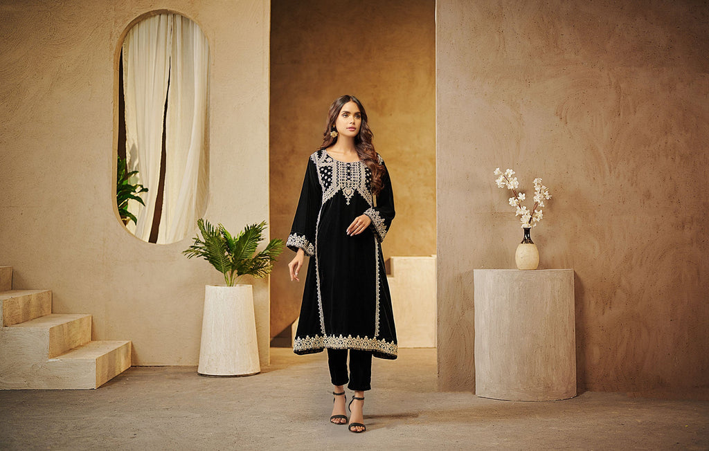 DA-1544 BLACK EMBROIDERED KURTA