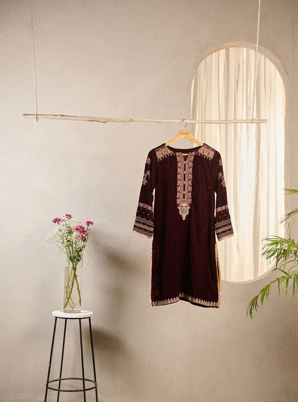 DA-1550 MAROON EMBROIDERED KURTA