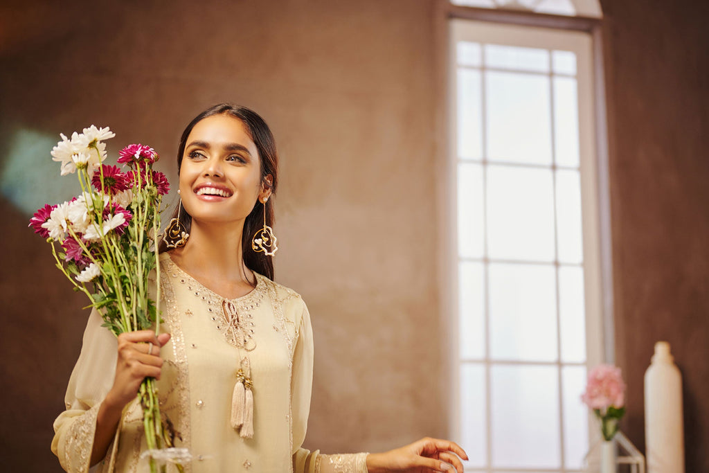 DA-1554 BEIGE EMBROIDERED KURTA