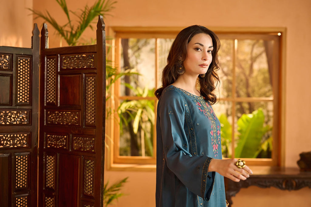 DA-1631 BLUE EMBROIDERED KURTA