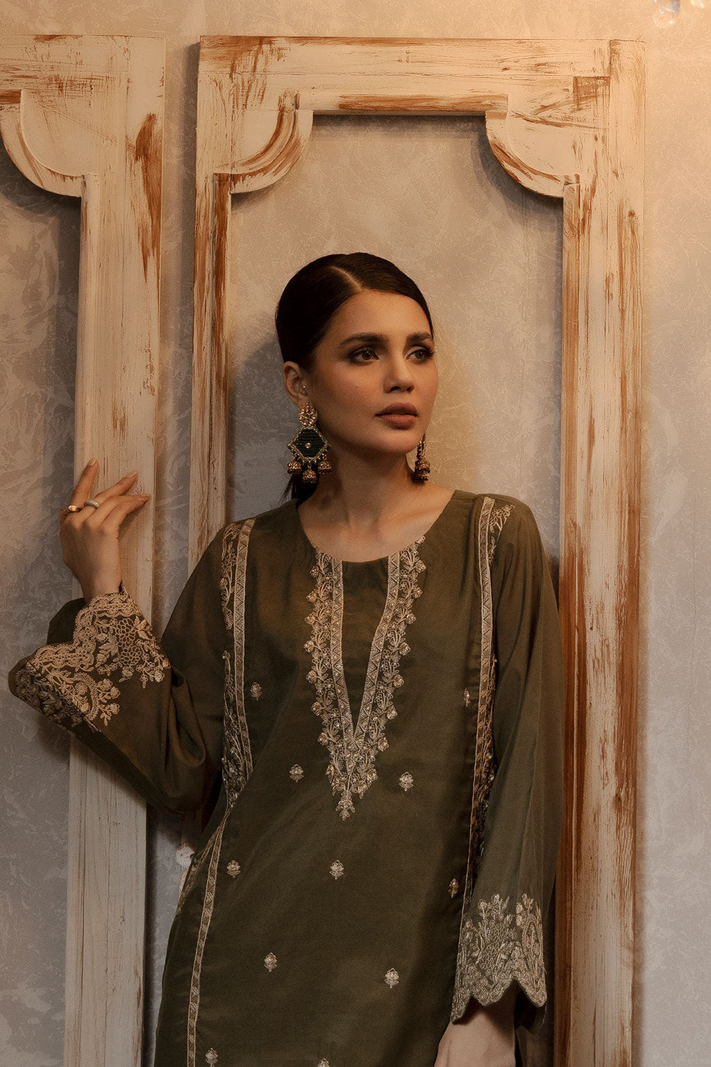 DA-1643 GREEN EMBROIDERED KURTA