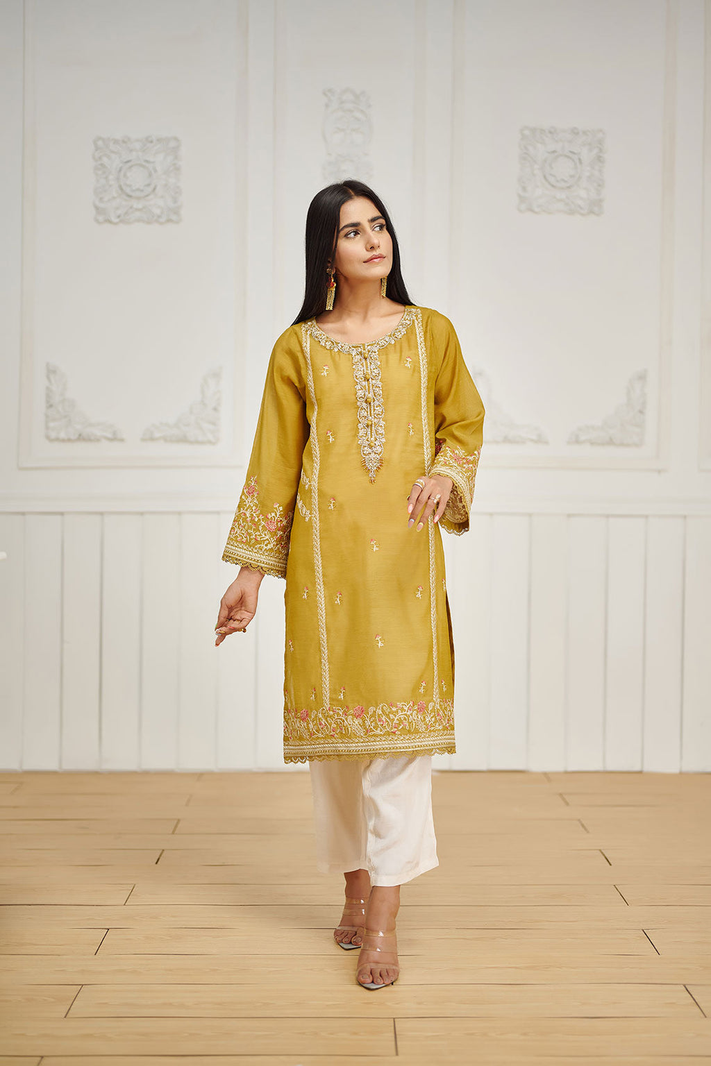DA-1650 GREEN EMBROIDERED KURTA