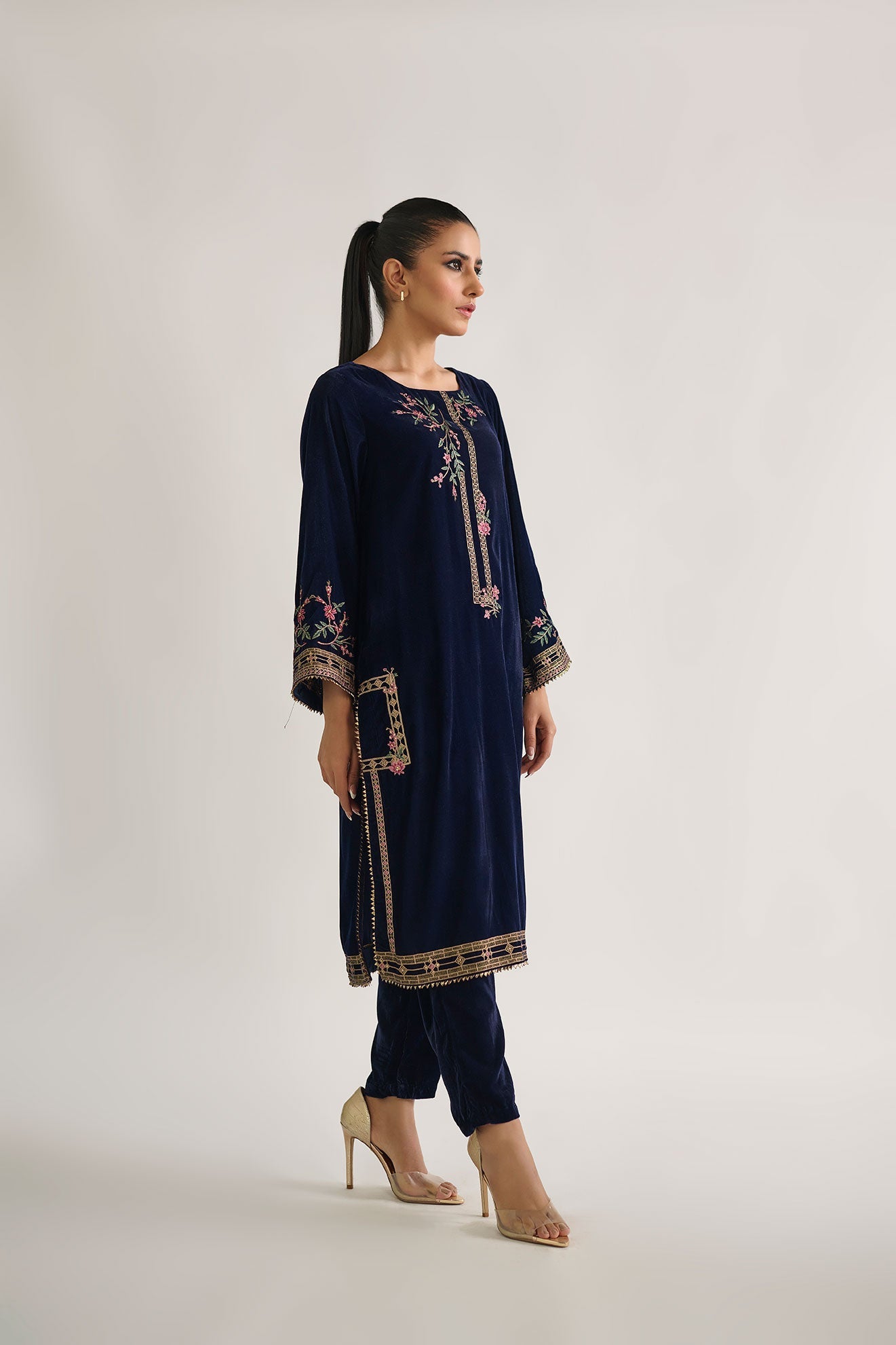 DA-1724 NAVY BLUE EMBROIDERED KURTA