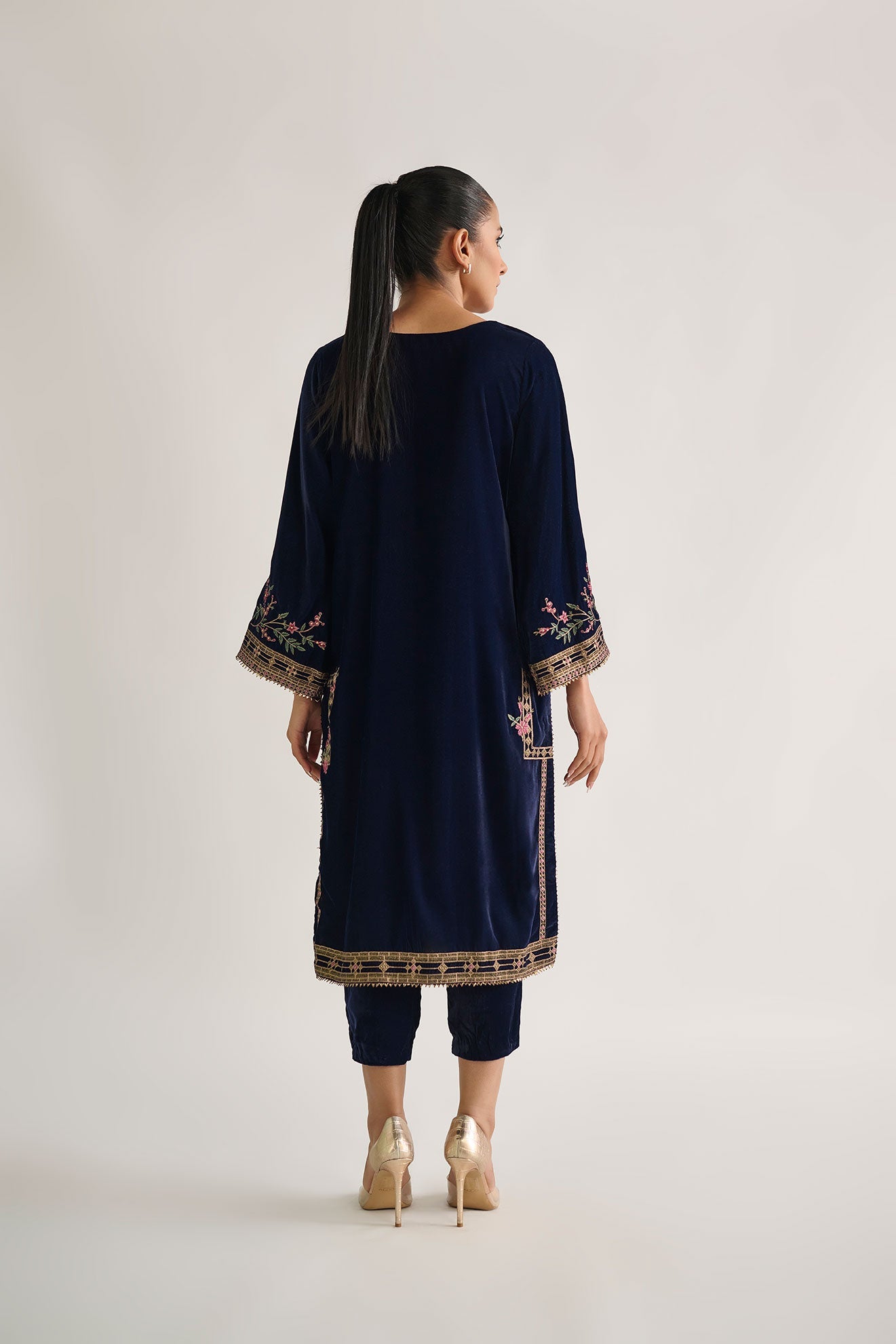 DA-1724 NAVY BLUE EMBROIDERED KURTA