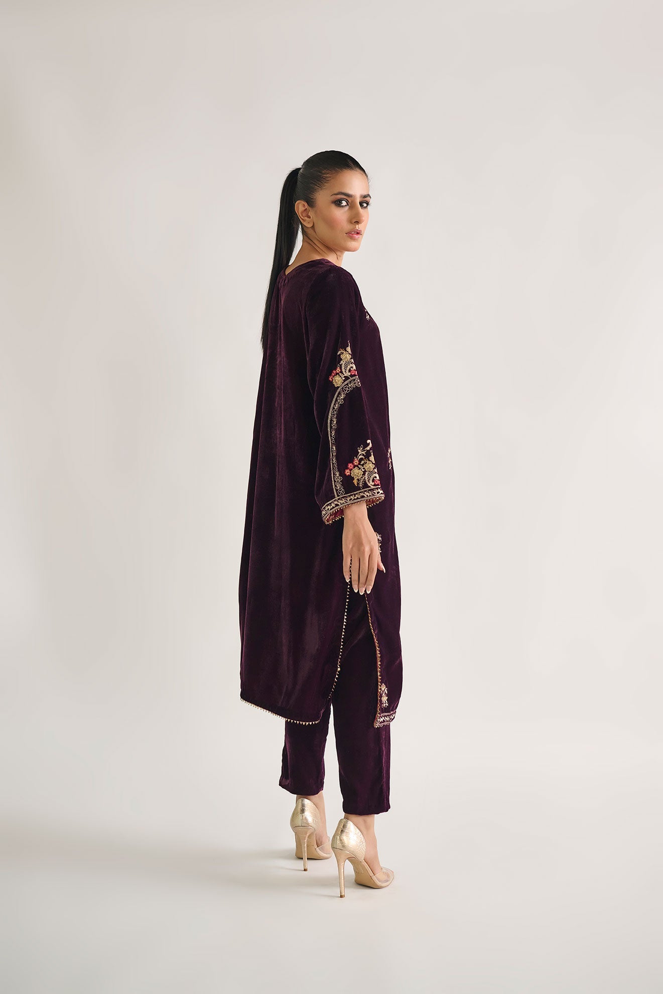 DA-2104 PURPLE EMBROIDERED KURTA WITH TROUSER