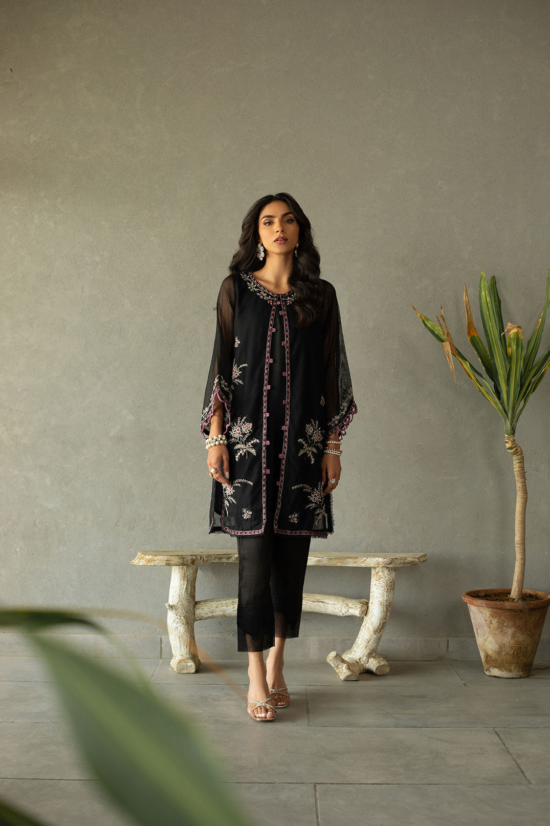 DA-2167 BLACK EMBROIDERED KURTA