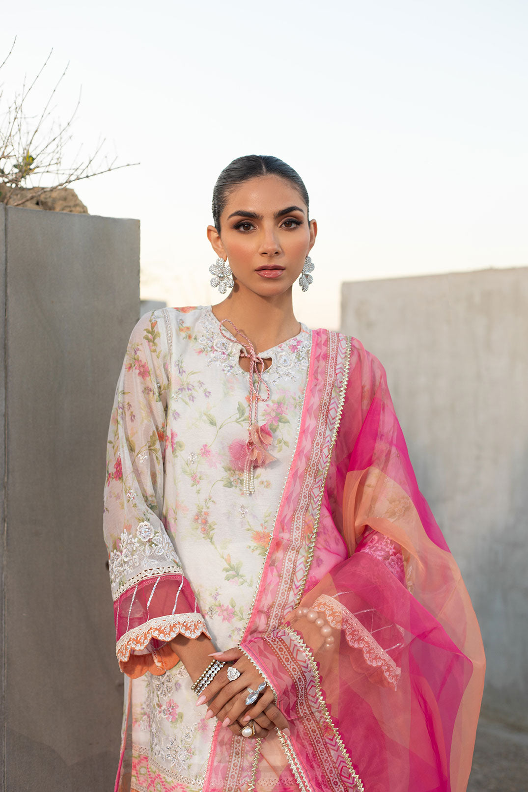 SS24DA-2291 L-PINK EMBROIDERED KURTA WITH TROUSER