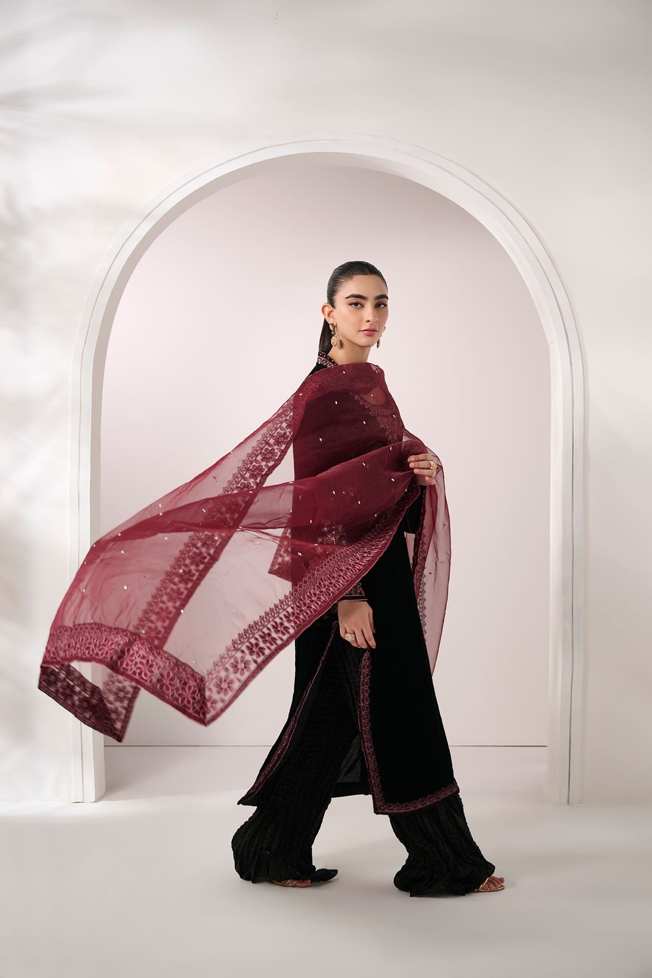 FW24DD-2607  MAROON DUPATTA