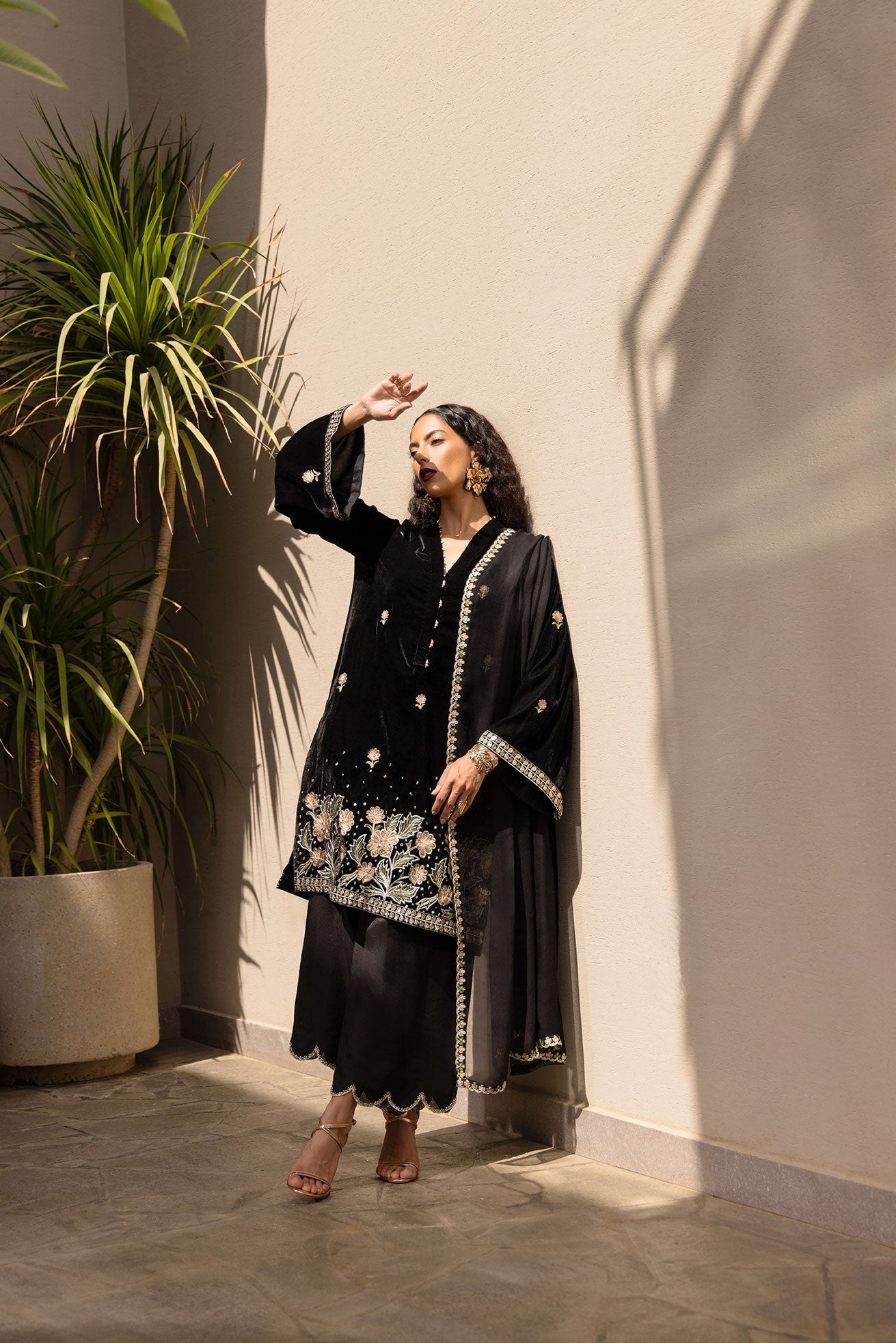 FW24DD-2619  BLACK DUPATTA