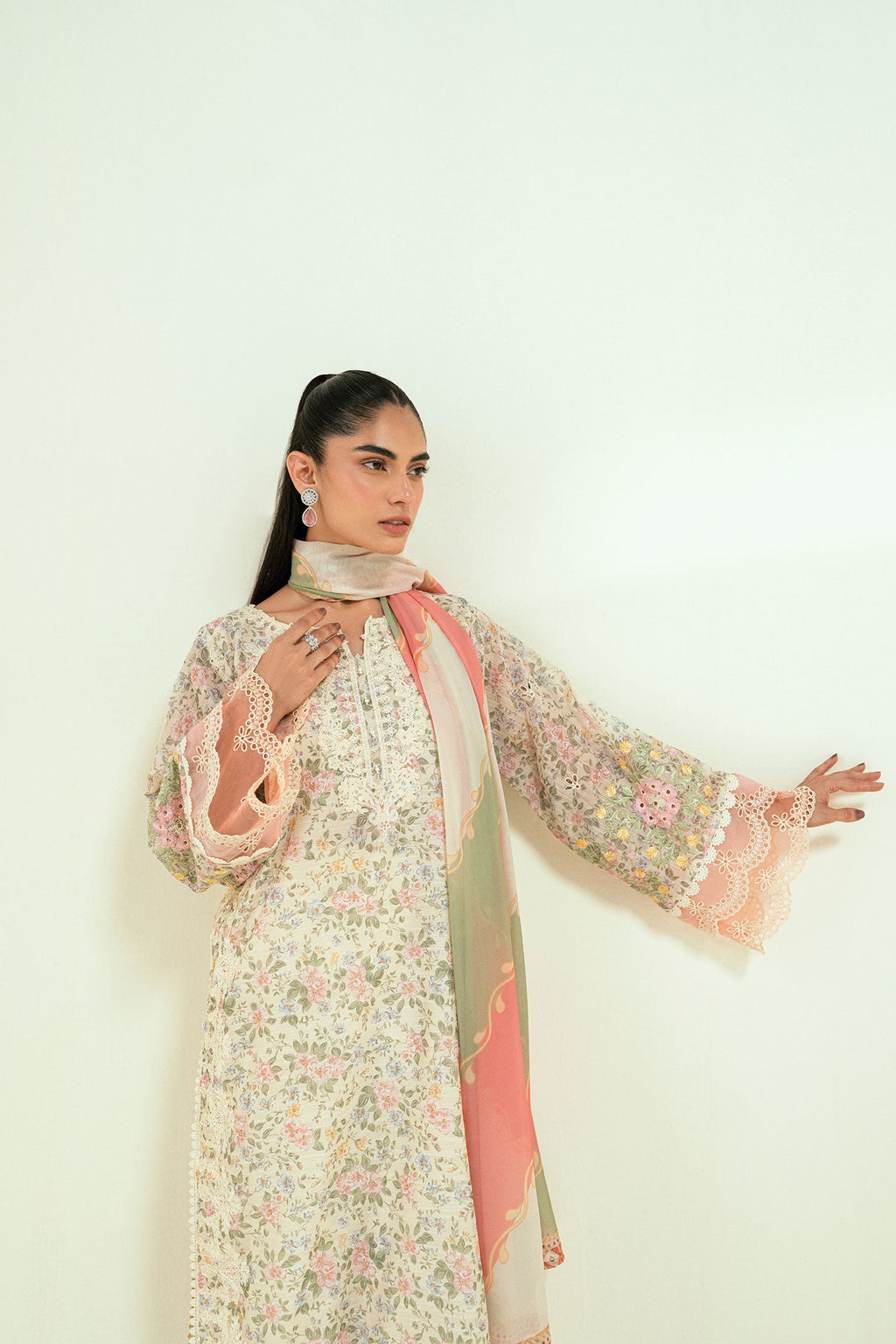 SS24DA-2592  OFF-WHITE  2PCS EMBROIDERED KURTA WITH TROUSER
