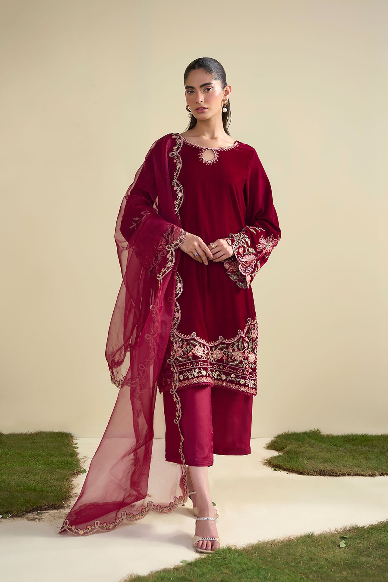 FW25DD-2804  MAROON  EMBROIDERED  DUPATTA