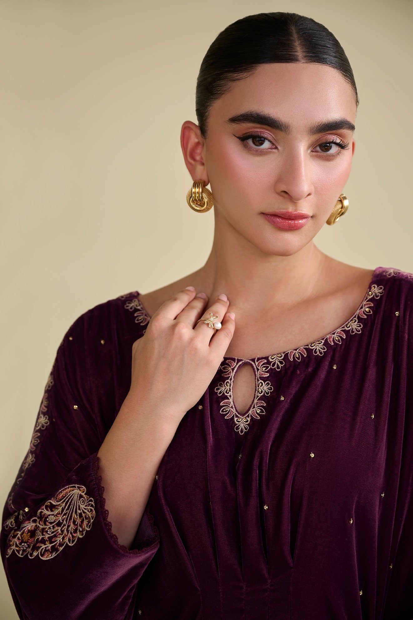 FW25DA-2806  MAGENTA 1PCS EMBROIDERED KAFTAN