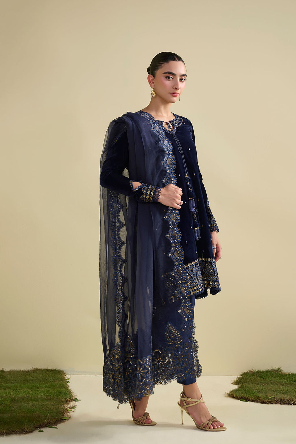 FW25DA-2810  NAVY BLUE  2PCS  EMBROIDERED KURTA WITH TROUSER