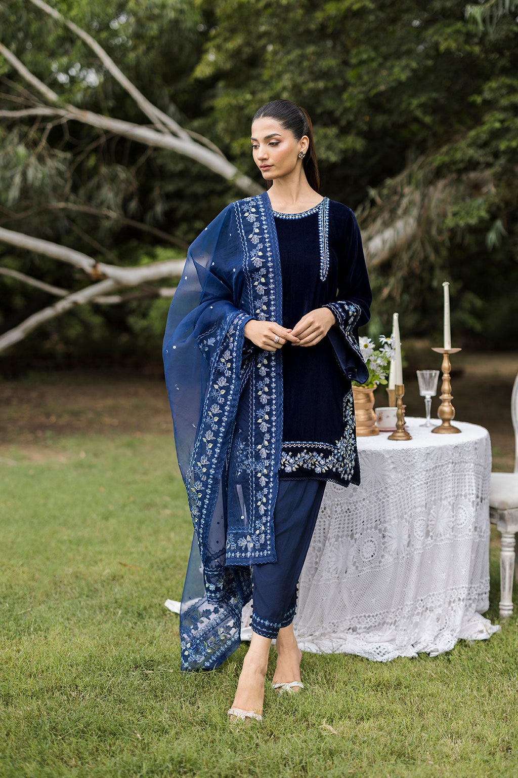 FW25DA-2814  NAVY BLUE  2PCS  EMBROIDERED KURTA WITH TROUSER