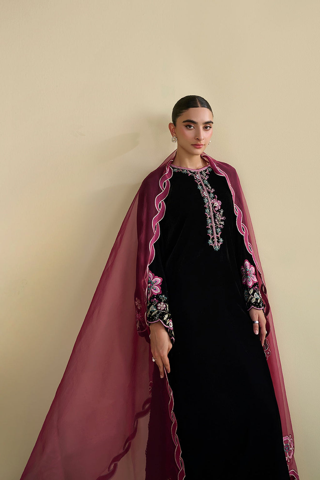 FW25DA-2815  BLACK  2PCS  EMBROIDERED KURTA WITH TROUSER