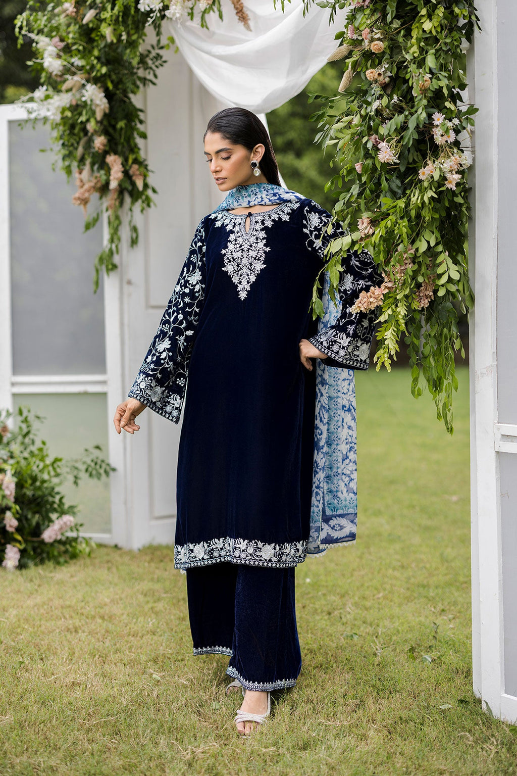 FW25DA-2819  NAVY BLUE  2PCS  EMBROIDERED KURTA WITH TROUSER