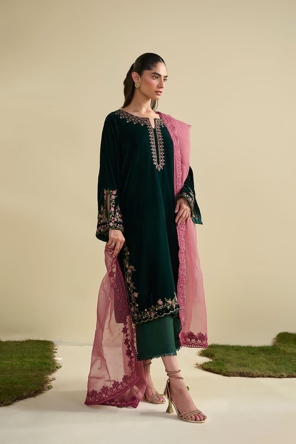 FW25DD-2825  MAGENTA  EMBROIDERED  DUPATTA