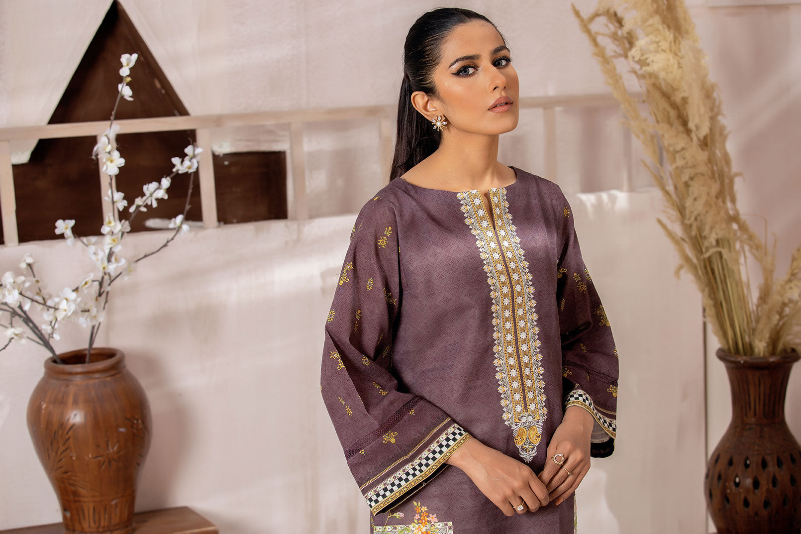 DC-0401 MAUVE EMBROIDERED KURTA